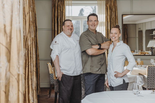 «Villa Honegg»-Chefkoch Philipp Keller, David Krüger und Sous-Chefin Nadine Stadelmann. 