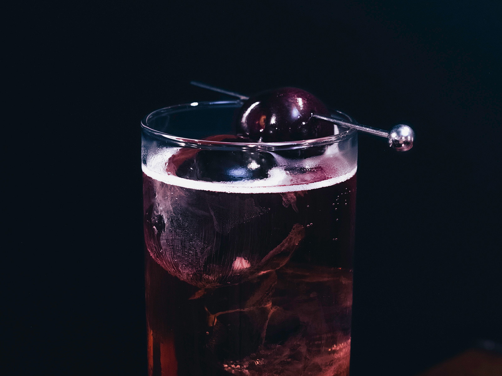 Von wegen immer nur Stamperl! Obstbrände können Cocktails geschmacklich auf ganz neue Ebenen bringen.