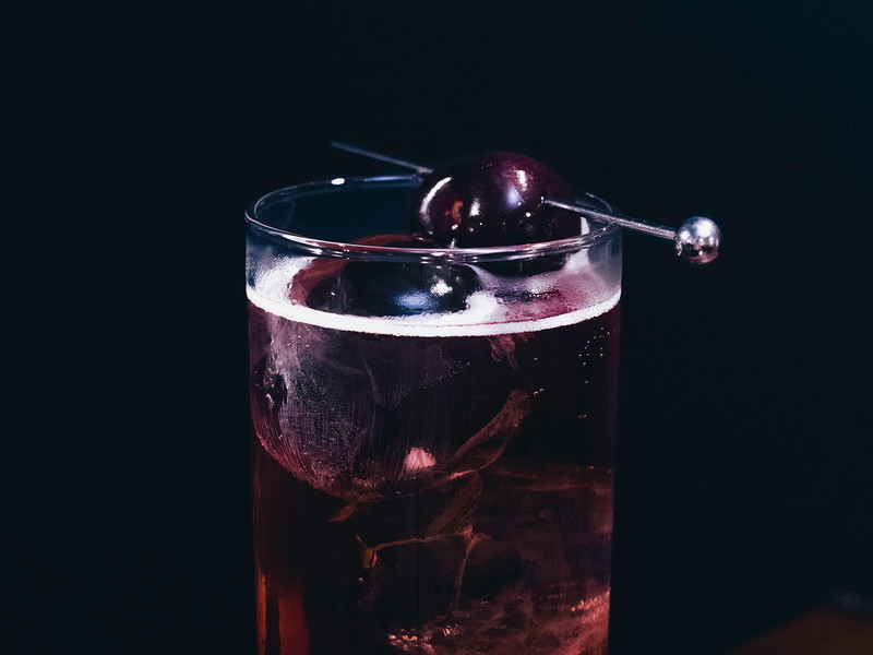 Von wegen immer nur Stamperl! Obstbrände können Cocktails geschmacklich auf ganz neue Ebenen bringen.