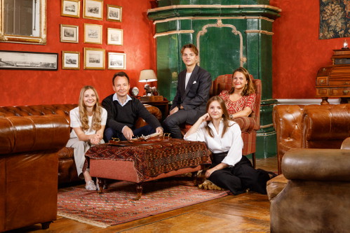 Die Bandbreite der Produkte im Kamptal ist groß. Auch Familie Moosbrugger vom Schloss Gobelsburg erzeugt edle Weiß- und Rotweine sowie feine Sekte.