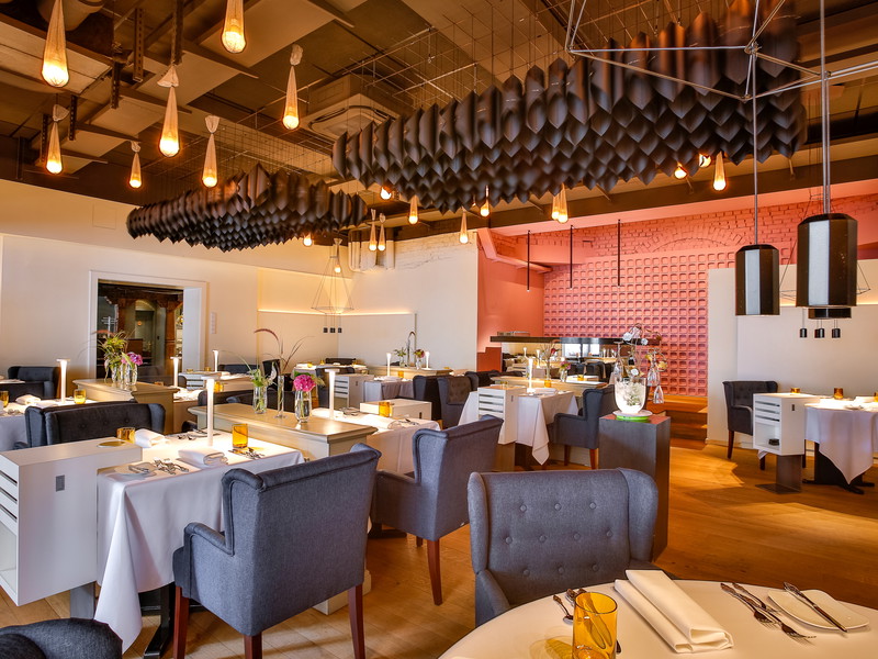 Das Gourmetrestaurant »Aura« von Alexander Herrmann und Tobias Bätz bietet eine einzigartige innovative Regionalküche.