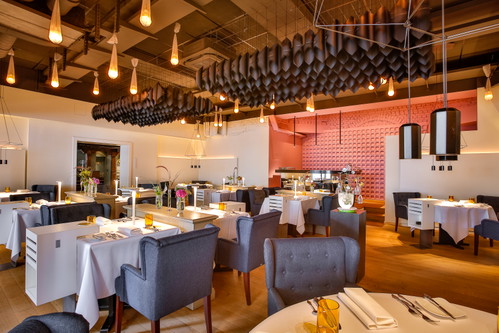 Das Gourmetrestaurant »Aura« von Alexander Herrmann und Tobias Bätz bietet eine einzigartige innovative Regionalküche.