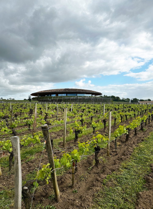 Der britische Star-Architekt Sir Norman Foster entwarf das Gebäude von Le Dôme in St.-Émilion.