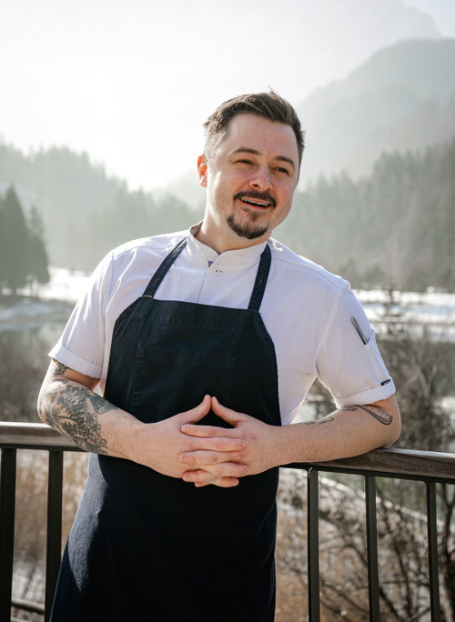 Der Slowene David Žefran ist ein »Rising Star«: Er erkochte sich im »Milka« in nur drei Monaten einen Stern. Gelernt hat er in Spitzenhäusern im hohen Norden, auch zurück daheim legt er es experimentell an.