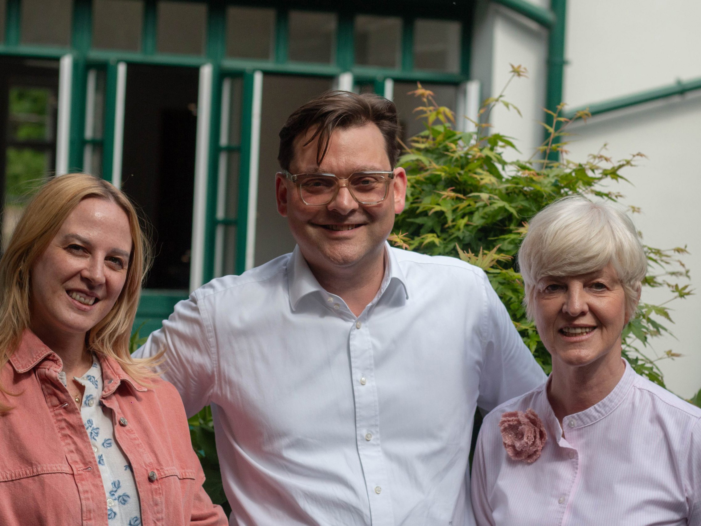 v.li.n.re.: Head of Digital von Gaumen Hoch Catharina Gaissmaier-Heindl, Gastronomen und Inhaber Martin und Christiane Pichlmaier.