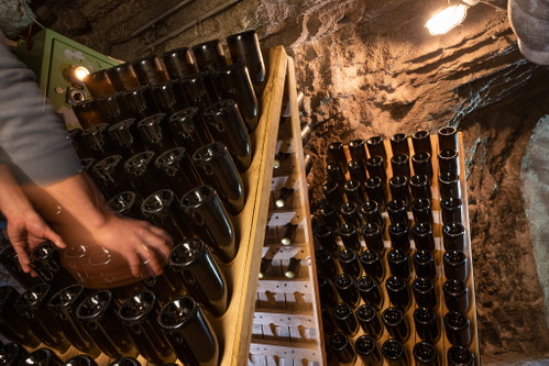 Gehören zu den herausragenden Schaumweinherstellern der Deuschschweiz: das Bündner Weingut Hansruedi Adank.