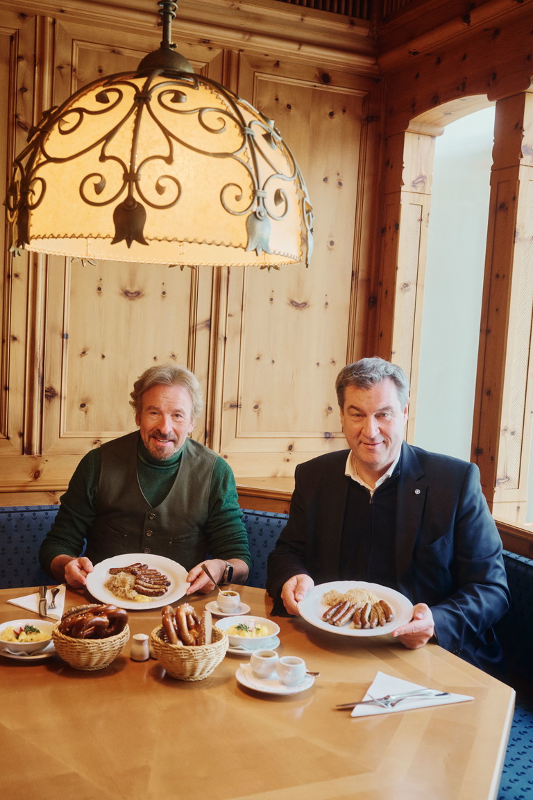 Falstaff-Spitzengespräch in der Zirbelstube der Bayerischen Staatskanzlei in München.