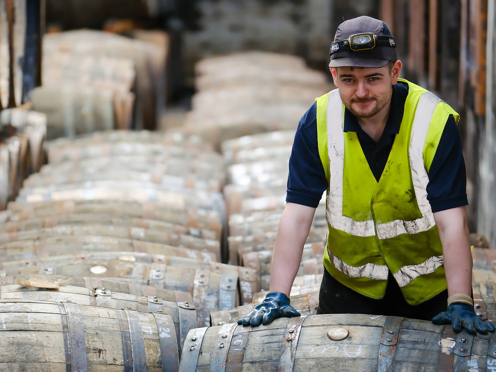 Die Destillerien Benriach und The Glendronach haben viele Gemeinsamkeiten – und sind dennoch grundverschieden. Falstaff auf Spurensuche vor Ort.