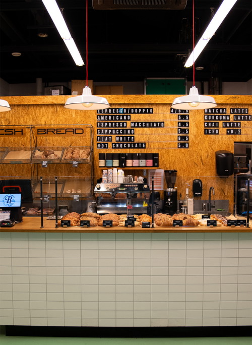 Moderne Konzepte findet man am HB zuhauf: etwa die vegane Bäckerei «Bakery Bakery» im Untergeschoss ...