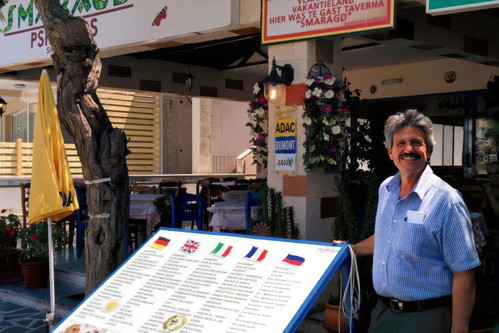 Georgios Markou, Sohn griechischer Auswanderer, ist in die alte Heimat zurückgekehrt – und bietet im kleinen Dorf Psinthos auf Rhodos in seinem »Smaragd« ehrliche Tavernenküche. Selten zu finden und vielleicht nirgendwo so gut wie hier: Auberginenröllchen.