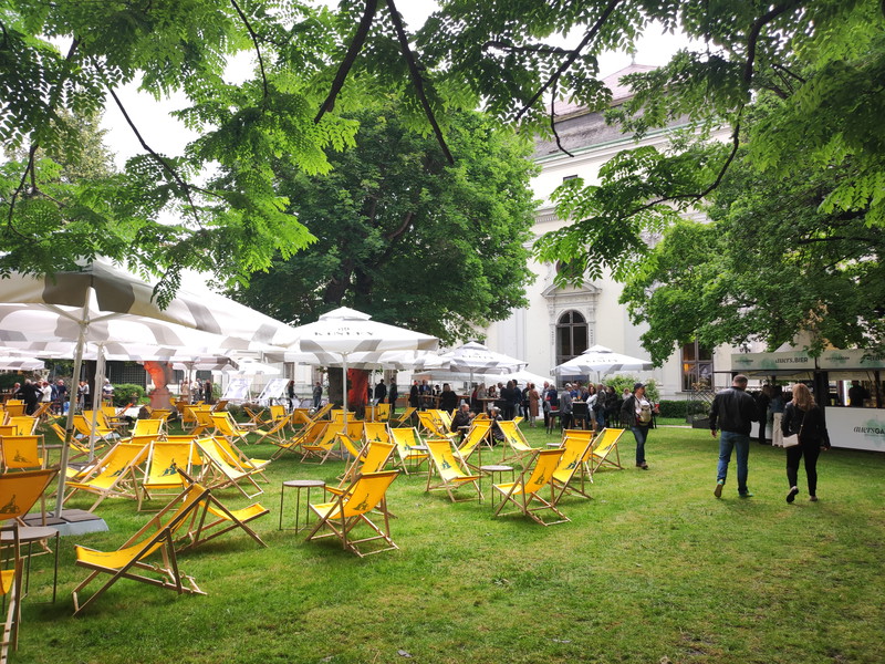 Das »Auersgarden» feiert Soft Opening im Palais Auersberg