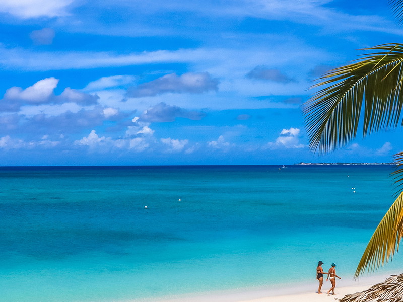 Seven Mile Beach auf Grand Cayman