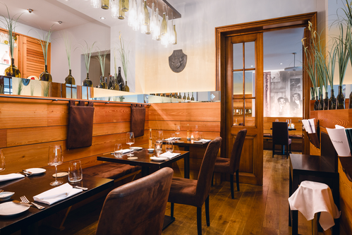 Im legeren Bistro »Oma &amp; Enkel« werden die »Post«-Gäste mit modern interpretierter fränkischer Hausmannskost verwöhnt.