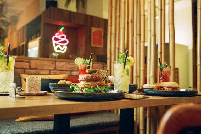 Vegan Golden Burger im Bistro »Taflo« in Bruck an der Mur.