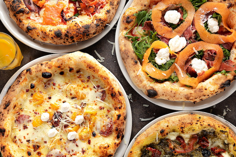 »Una Pizza«.