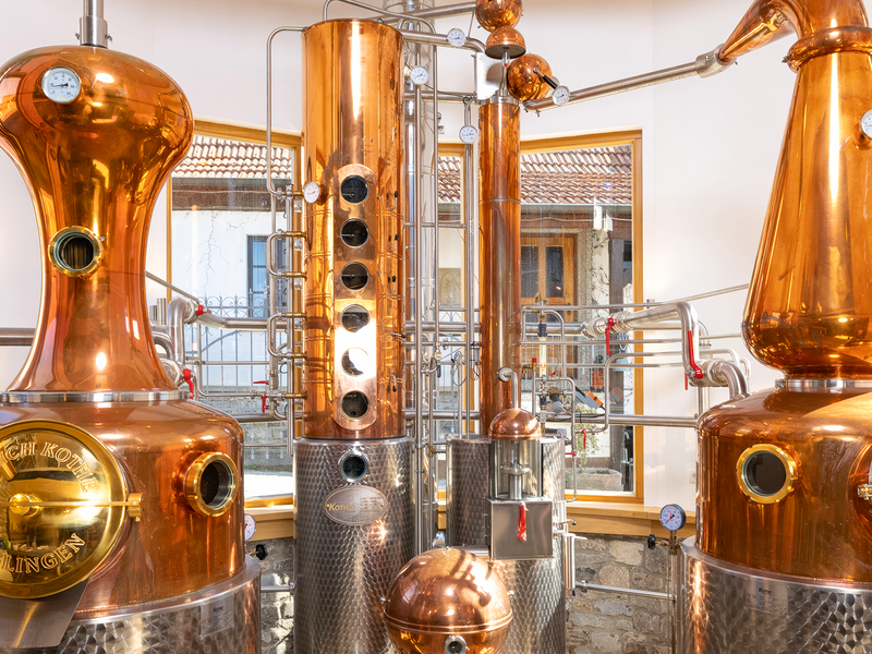 In der Brennerei Wecklein in Binsbach entstehen nicht nur herausragende Obstbrände, sondern auch fränkische Whiskys, Rums und Gins.