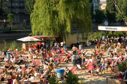»Strandbar Hermann«.