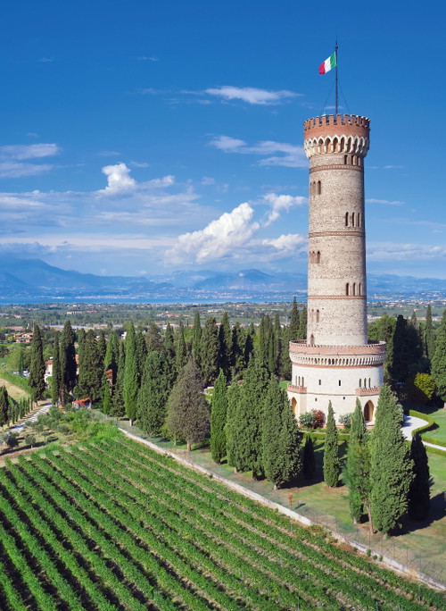 Bloody battles took place around San Martino della Battaglia in the bloody battles took place in the 19th century. Today, delicious wine thrives here. 