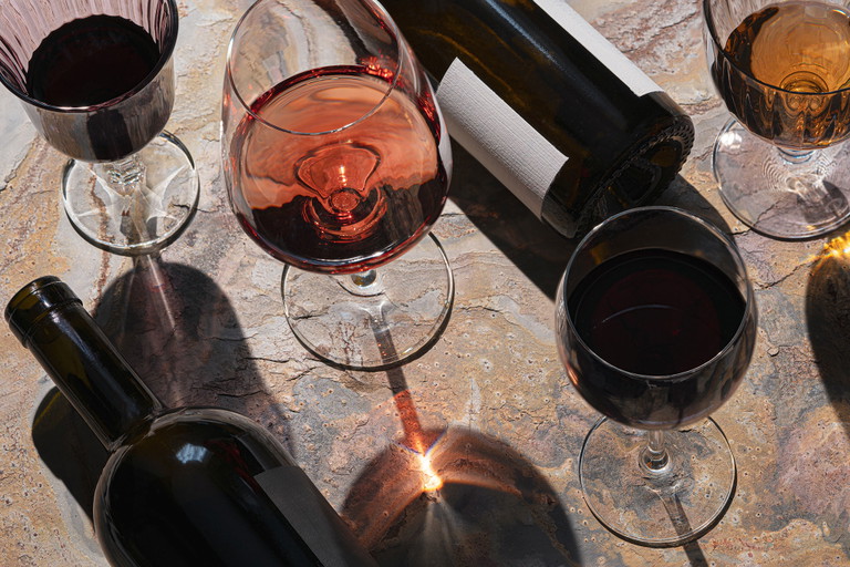 Manche Weintypen funktionieren in entalkoholisierter Form besser als andere – halbtrockene Rosés beispielsweise oder Weine, die Kohlensäure enthalten.