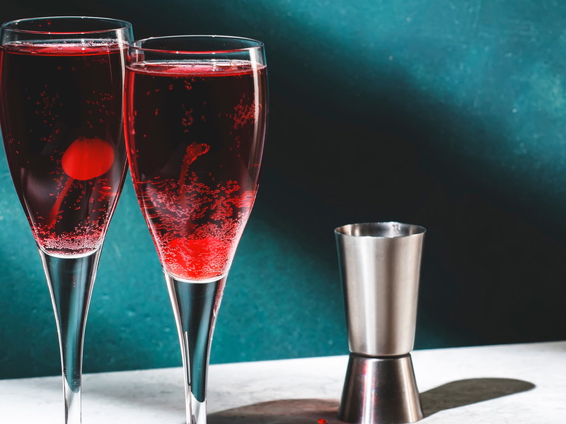 Champagne, crème de cassis and a Champagne glass – that's all you need for a royal treat.
