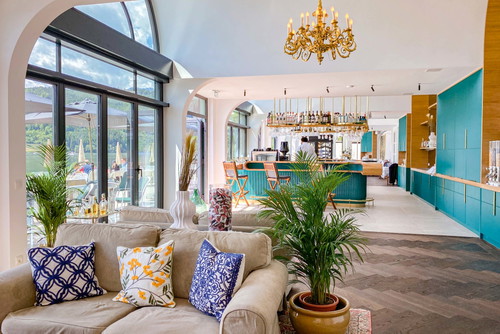 Timeless elegance: The See-Villa on Lake Millstättersee does not look 140 years old.