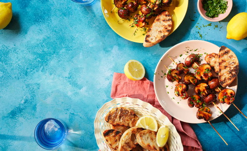 Pilz-Souvlaki mit BBQ-Balsamico-Sauce und gegrilltem Brot