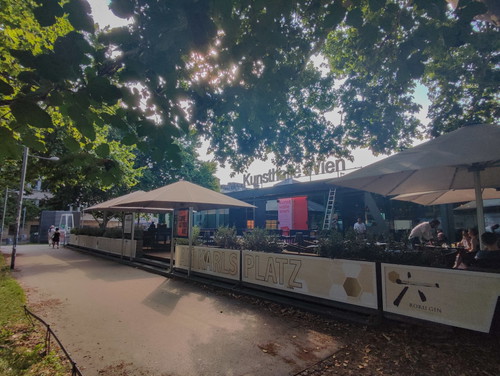 Das neue »Cafe Kunsthalle« am Karlsplatz.