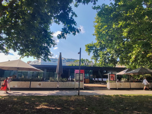 Das ehemalige »Heuer« eröffnet als Café am Karlsplatz neu.
