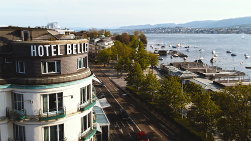 Das «Ameron Zürich Bellerive au Lac» leigt direkt am Ufer des Zürichsee. 