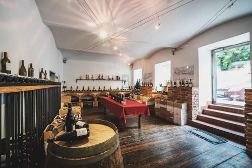 In der Vinothek »La Cave« am Bacherplatz in Wien kann man sich seinen persönlichen ­Favoriten erkosten.