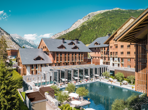 Das «The Chedi Andermatt» überzeugt sowohl von aussen als auch von innen.