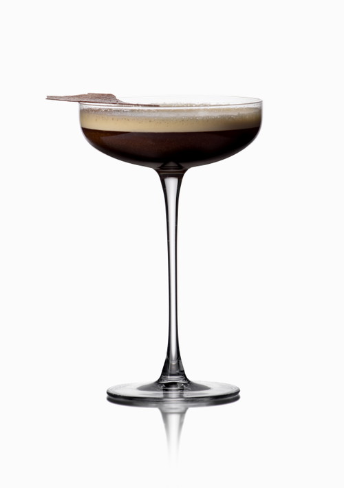 Der Grand Espresso Martini mit wird mit hauseigenem Kaffeelikör gemixt.