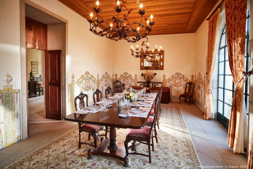 Die traditionsreiche Quinta do Noval befindet sich im schmucken Ort Pinhão. Für Besucher gibt es hier verschiedene Angebote.