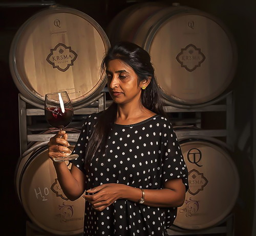 Winemaker Uma Chigurupati vom Weingut KRSMA erzeugt eine überzeugende rote Cuvée.
