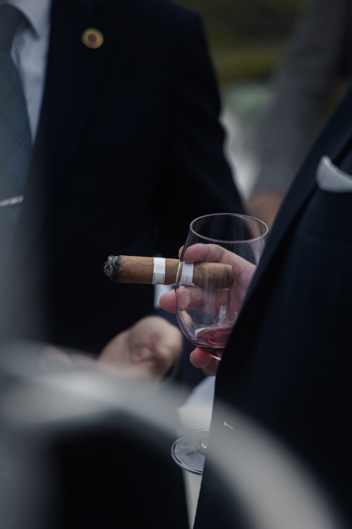 Dazu wurden Weine aus dem Wallis und der Provence, delikate Häppchen und natürlich Tequila serviert.