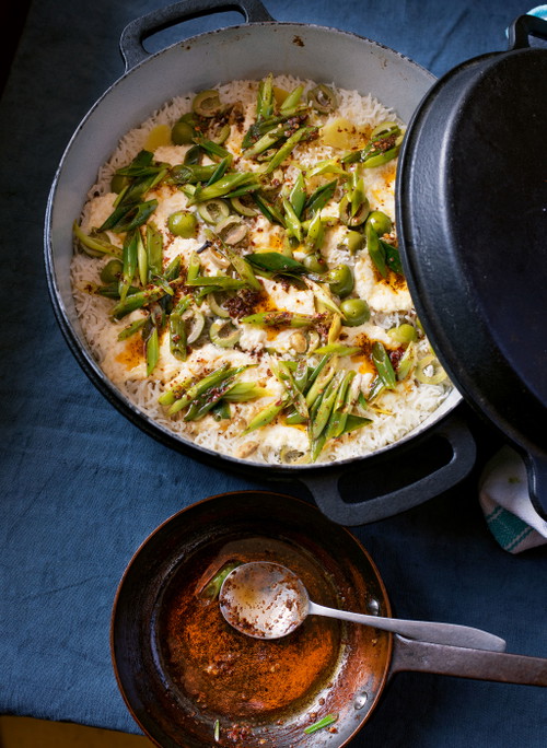 Zitronenreis mit Käsekugeln und Chilibutter.