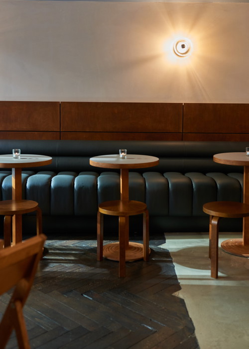 Nicht nur die Cocktails, sondern auch der architektonische Stil und die Einrichtung der «Ora Bar» sind ein Ausdruck des Minimalismus.