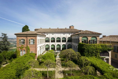 Gaja hat das ehemalige Schloss in Barbaresco zu einem repräsentativen Betriebssitz umstrukturiert.