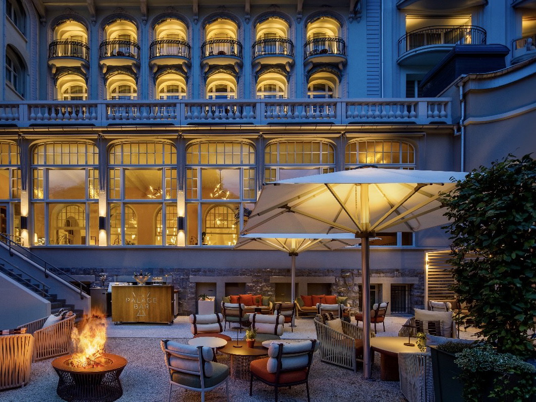 «The Palace Bar» in Engelberg.