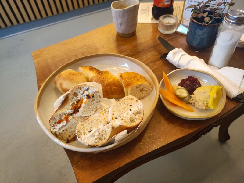 Vegane Bagel und pflanzliche Foie gras beim Wiener Pop-up »Brother&Brother«