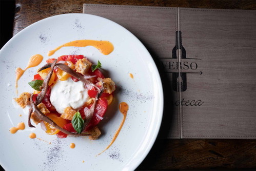 »Enoteca Verso«: Weinkarte mit über 1000 Weinen.