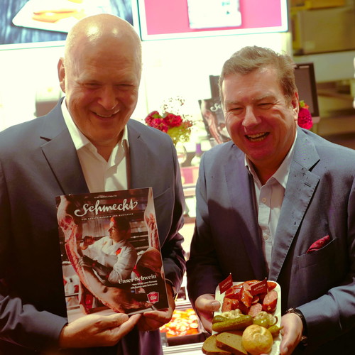 Wurstkultur-Duo: Franz Radatz jun. mit Wiens Innungsmeister Horst Stierschneider.