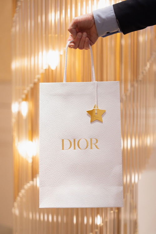 Die geladenen Gäste erhielten einen Goodie-Bag von Dior.