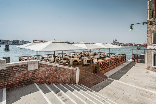 Die Terrasse des »Lineadombra«.