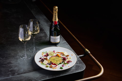 Die Gänge von Yannick Alléno und Mike Wehrle wurden mit Champagner gepairt.