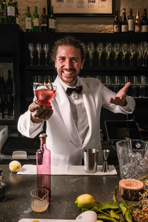 Elton Zeqiraj - Legar Mixology
