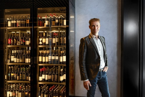 Erich Scheiblhofer aus Andau ist mit seinem Premium 2023 Grand-Prix-Sieger in der Kategorie Junge Cuvées.