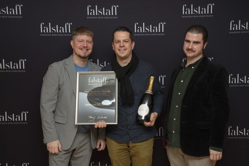 Der Sommelier des Jahres in der Mitte: Paul Valentin Fröhling