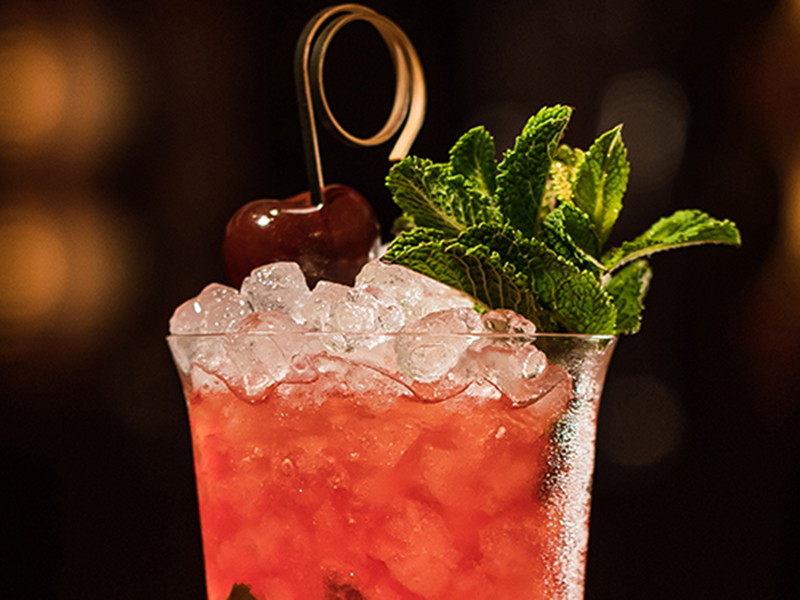 Ein Sherry Cobbler gehört zu den absoluten Klassikern. Diese Variation aus der »Alcron Bar« entwickelt die Idee weiter.