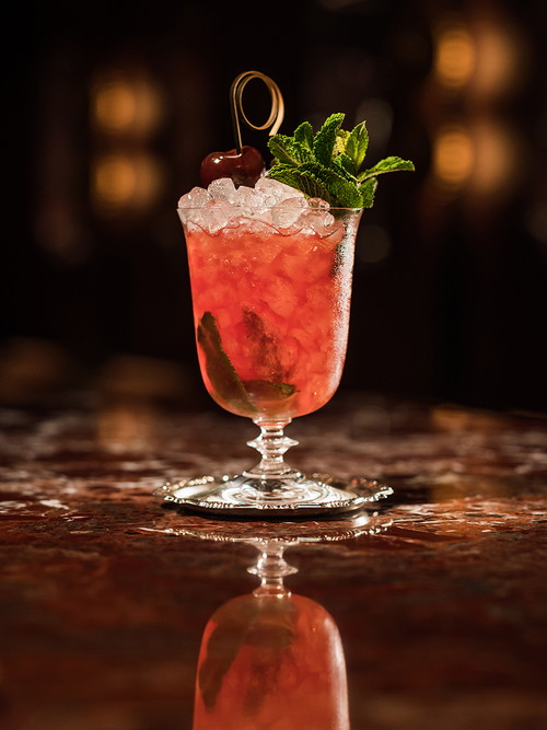Der »Lucerna Palace« ist eine fruchtige und erfrischende Variante des Sherry Cobblers und eine echte Verlockung.